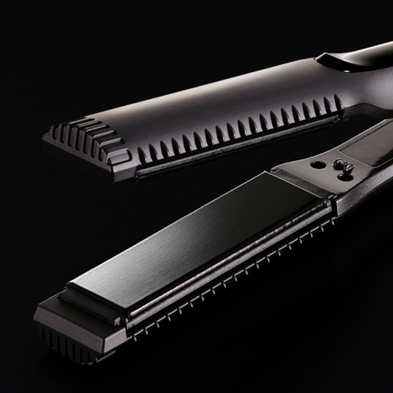 プレートの画像,ストレートアイロンCではキュアカーボンプレートを採用